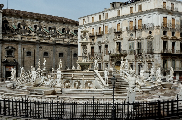 fontaine Pretoria (1).jpg